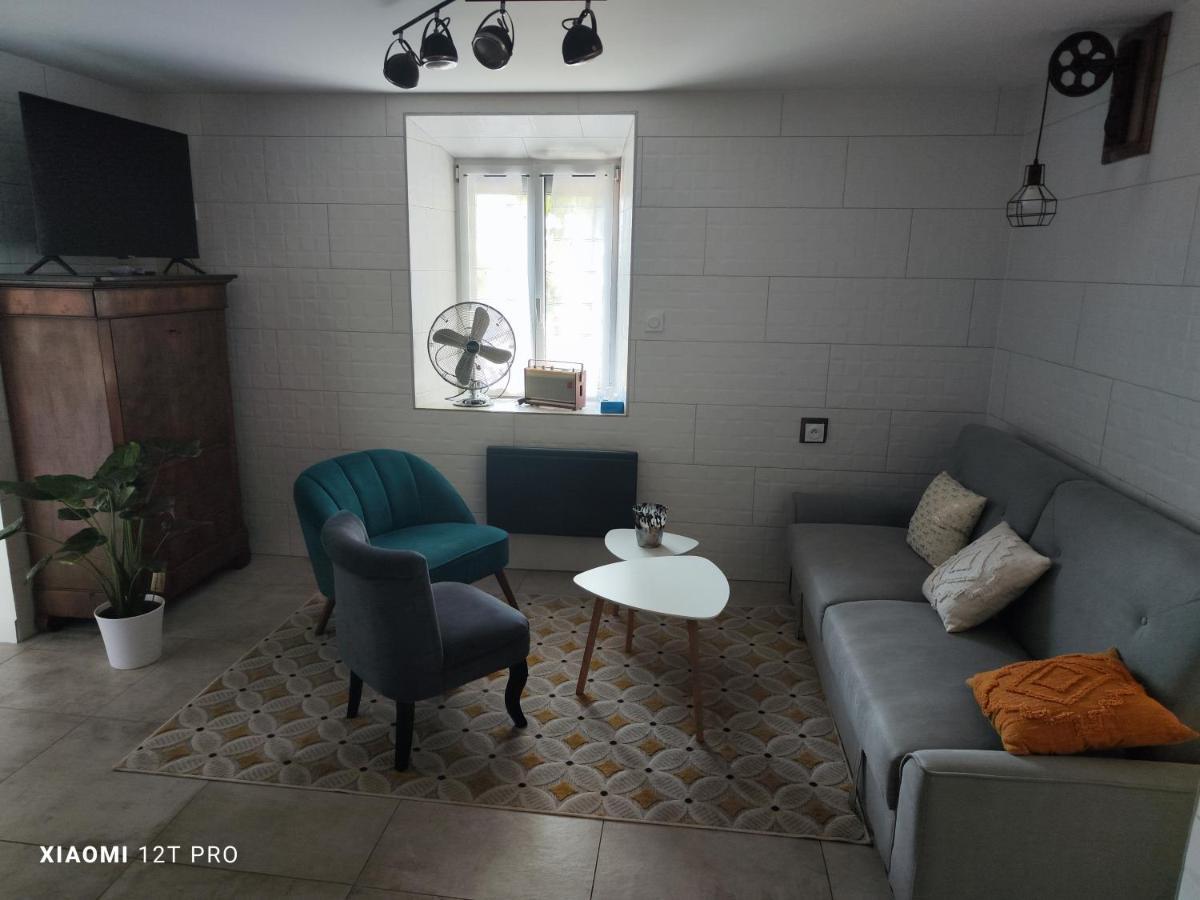 Appartement Renovee Dans Maison Ancienne Amancy Buitenkant foto