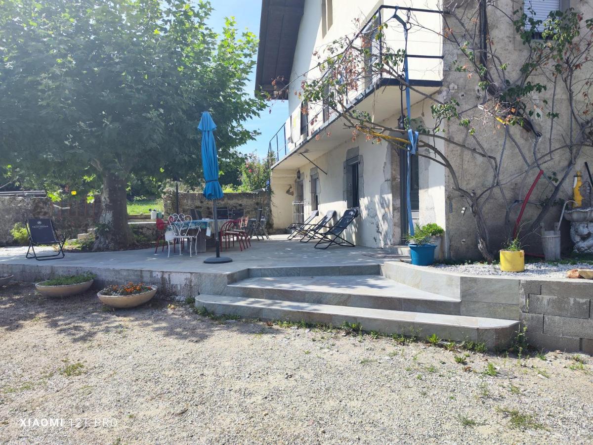 Appartement Renovee Dans Maison Ancienne Amancy Buitenkant foto